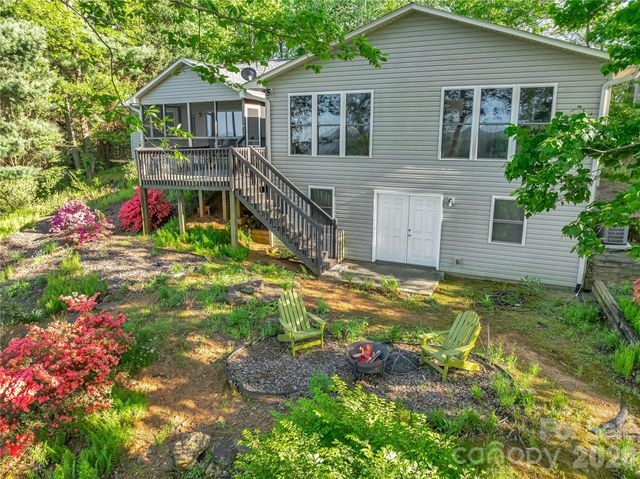 405 Glen Echo Circle, Saluda, NC 28773