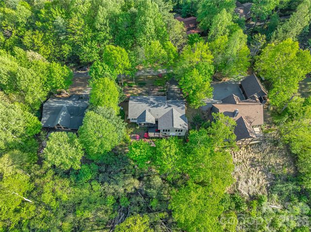 405 Glen Echo Circle, Saluda, NC 28773