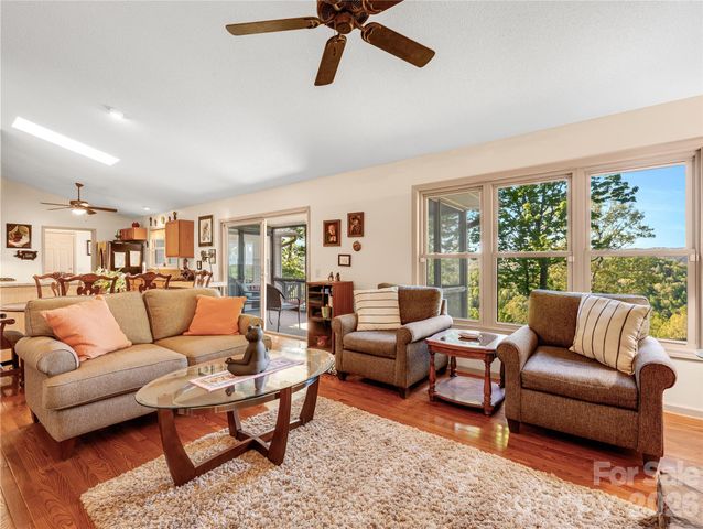 405 Glen Echo Circle, Saluda, NC 28773