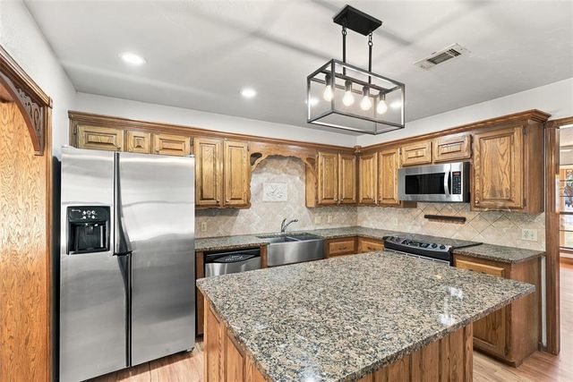 14825 1st Street, Choctaw, OK 73020