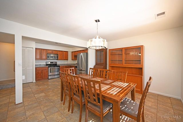 2352 Dana Avenue, Cincinnati, OH 45208