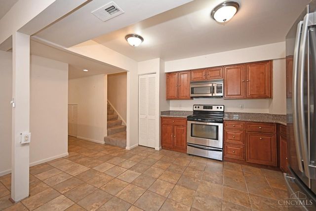 2352 Dana Avenue, Cincinnati, OH 45208