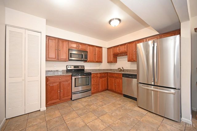 2352 Dana Avenue, Cincinnati, OH 45208