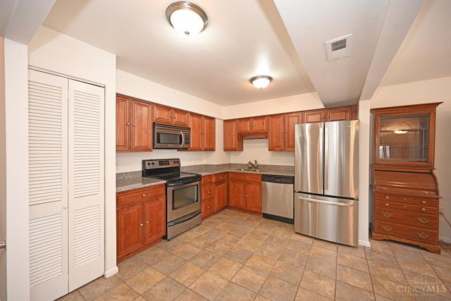 2352 Dana Avenue, Cincinnati, OH 45208