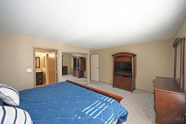 2352 Dana Avenue, Cincinnati, OH 45208