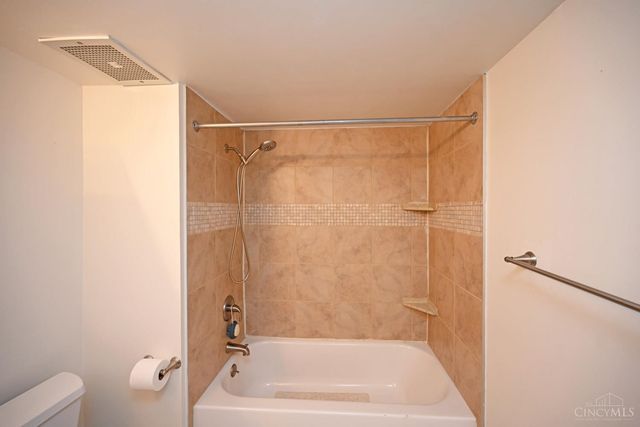 2352 Dana Avenue, Cincinnati, OH 45208