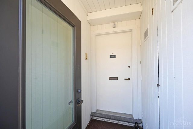 2352 Dana Avenue, Cincinnati, OH 45208