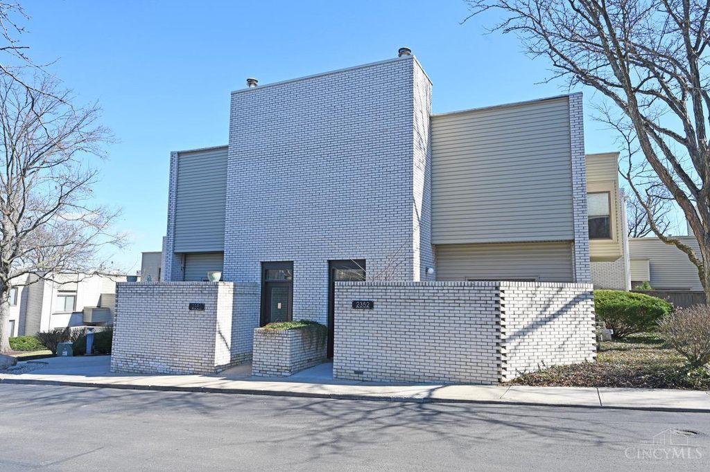 2352 Dana Avenue, Cincinnati, OH 45208