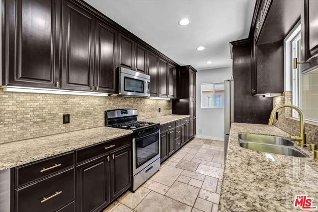 6254 Ben Avenue, Los Angeles, CA 91606