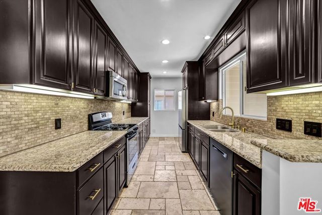 6254 Ben Avenue, Los Angeles, CA 91606