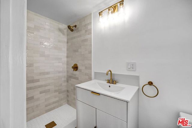 6254 Ben Avenue, Los Angeles, CA 91606