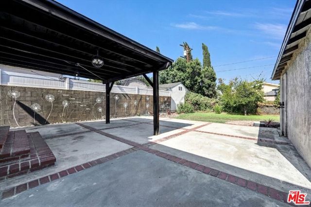 6254 Ben Avenue, Los Angeles, CA 91606