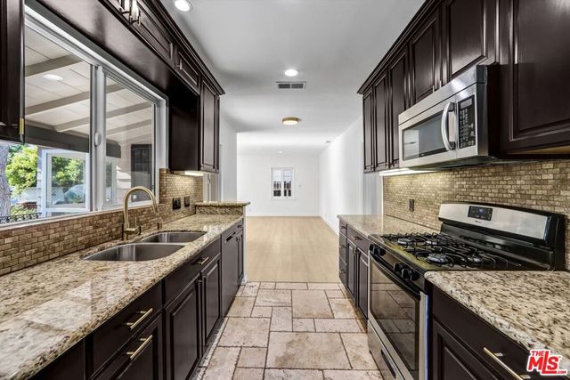 6254 Ben Avenue, Los Angeles, CA 91606