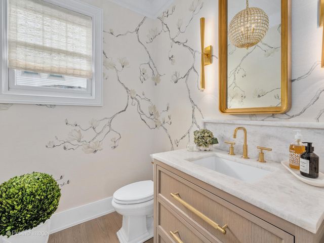 5425 Central Avenue, Western Springs, IL 60558