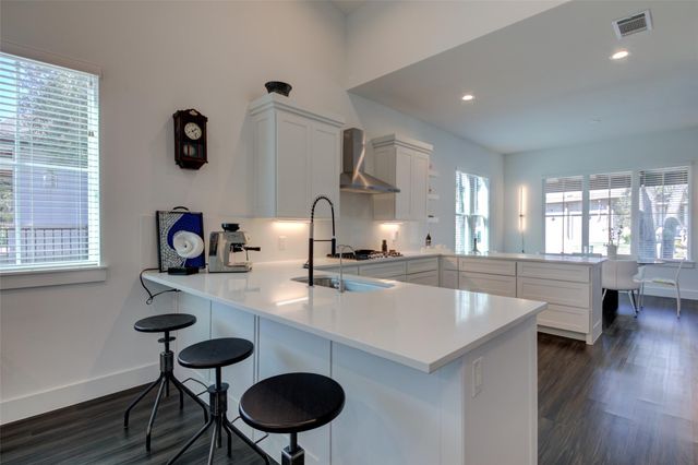 170 Bunker Ranch BLVD 64, Dripping Springs, TX 78620