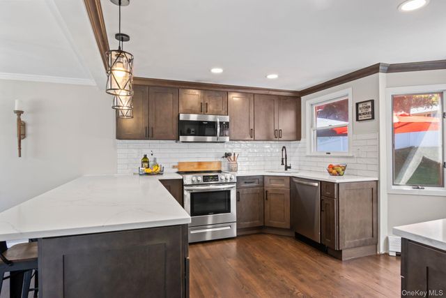 14 Mountain Street, Lake Ronkonkoma, NY 11779