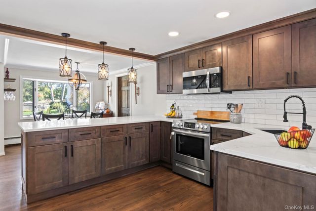 14 Mountain Street, Lake Ronkonkoma, NY 11779