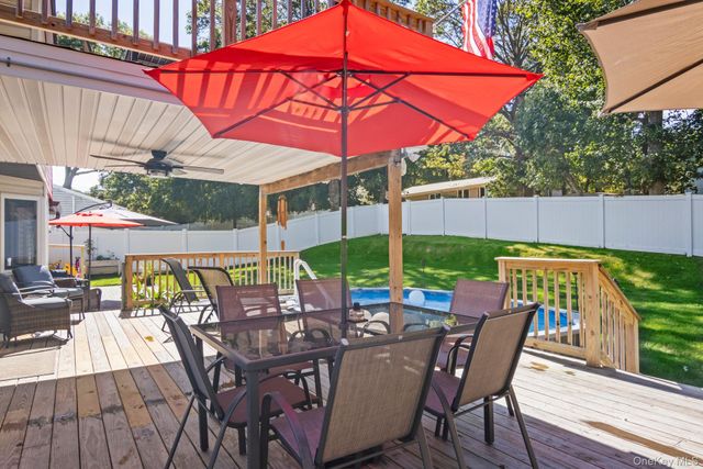 14 Mountain Street, Lake Ronkonkoma, NY 11779