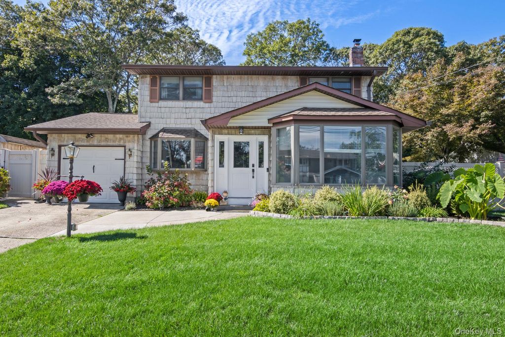 14 Mountain Street, Lake Ronkonkoma, NY 11779