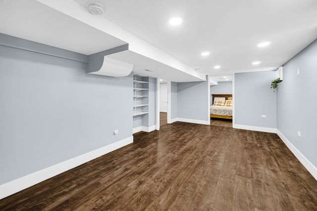 6056 W Fletcher Street, Chicago, IL 60634