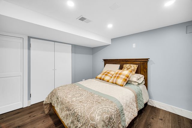 6056 W Fletcher Street, Chicago, IL 60634