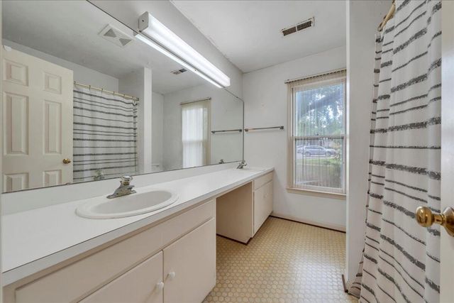 850 Stonegate CT, Salem, VA 24153