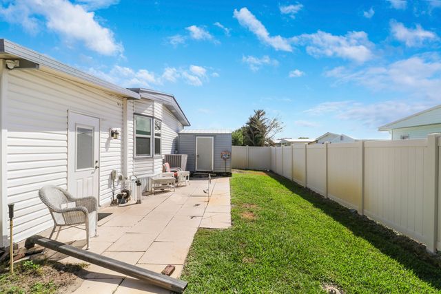 7750 SE Shenandoah Drive, Hobe Sound, FL 33455