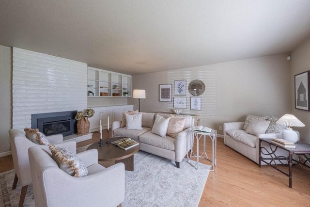 330 Woodside Drive 104, Salinas, CA 93901