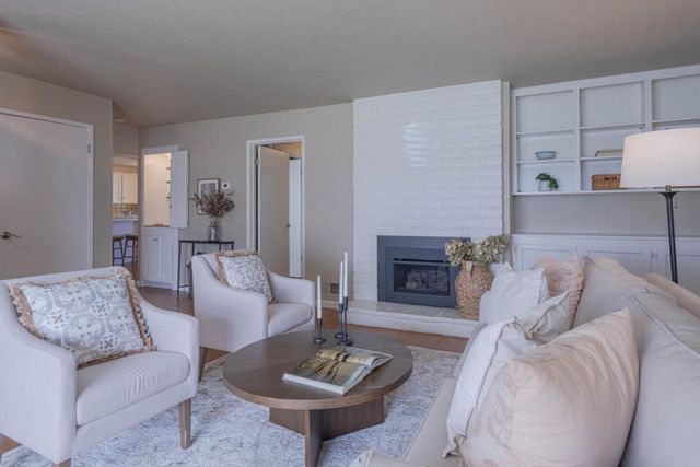 330 Woodside Drive 104, Salinas, CA 93901