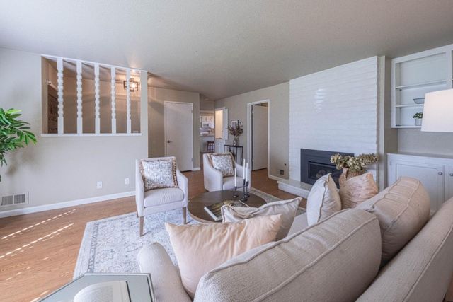 330 Woodside Drive 104, Salinas, CA 93901