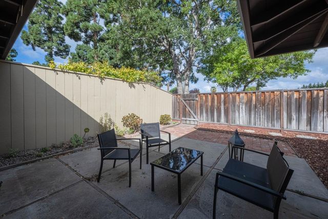 330 Woodside Drive 104, Salinas, CA 93901
