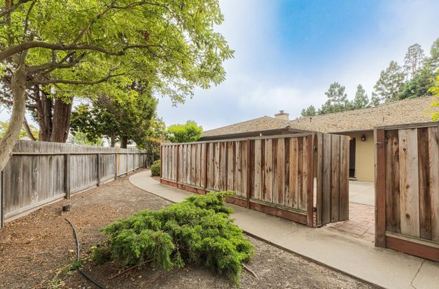 330 Woodside Drive 104, Salinas, CA 93901