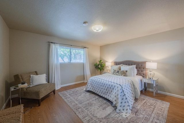 330 Woodside Drive 104, Salinas, CA 93901