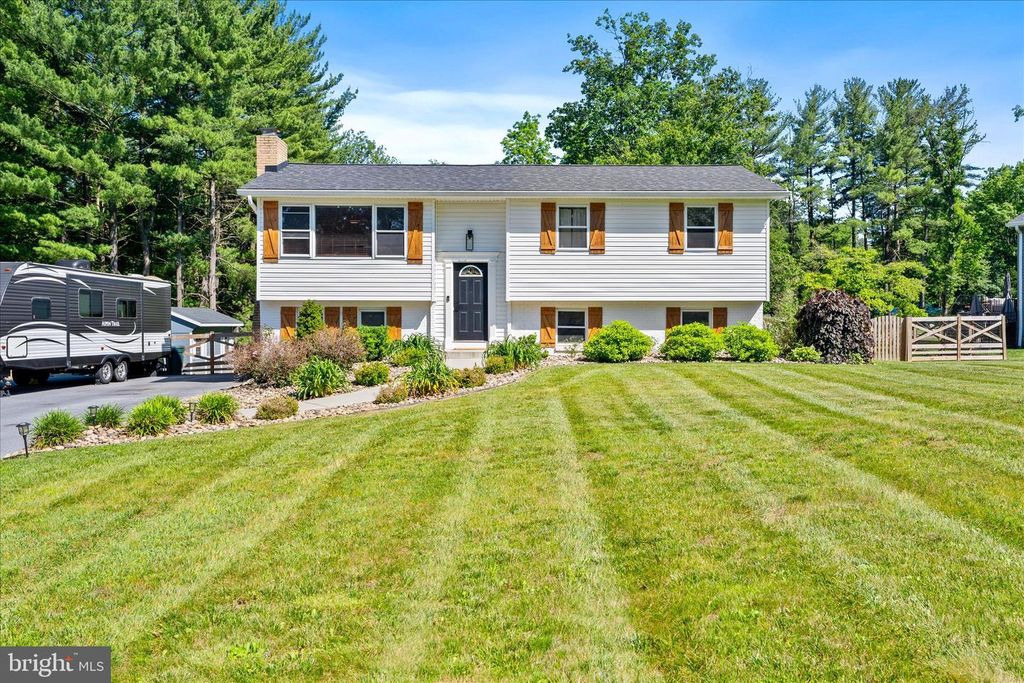 Image 1 of property listing at 21609 KELSO DR, Hagerstown, MD 21742