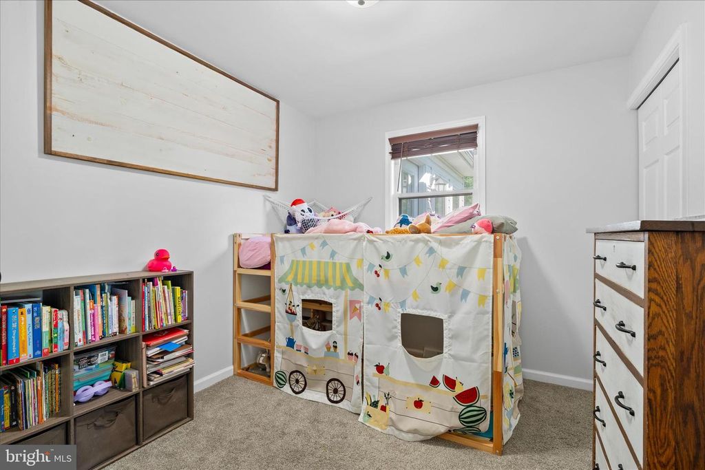 Image 16 of property listing at 21609 KELSO DR, Hagerstown, MD 21742