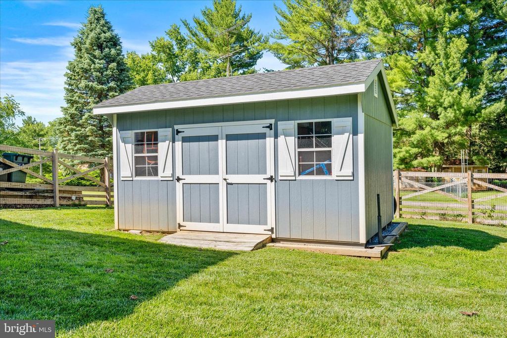 Image 25 of property listing at 21609 KELSO DR, Hagerstown, MD 21742
