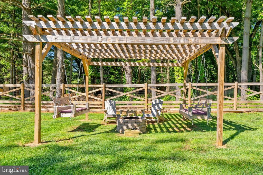 Image 27 of property listing at 21609 KELSO DR, Hagerstown, MD 21742
