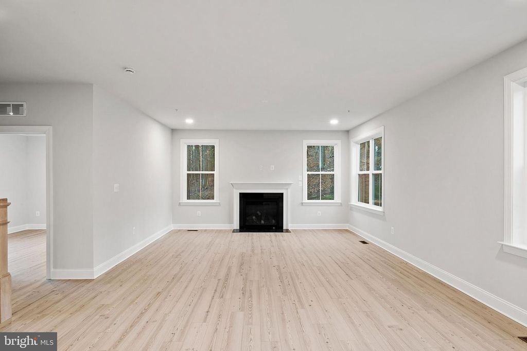 Image 10 of property listing at 4496 ILCHESTER RD, Ellicott City, MD 21043