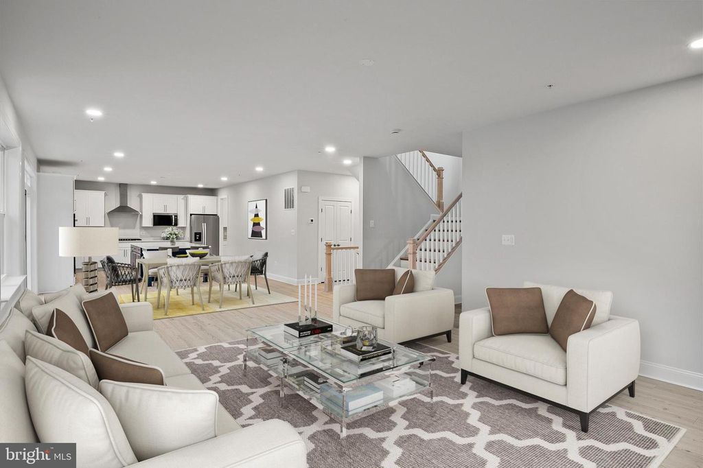 Image 12 of property listing at 4496 ILCHESTER RD, Ellicott City, MD 21043