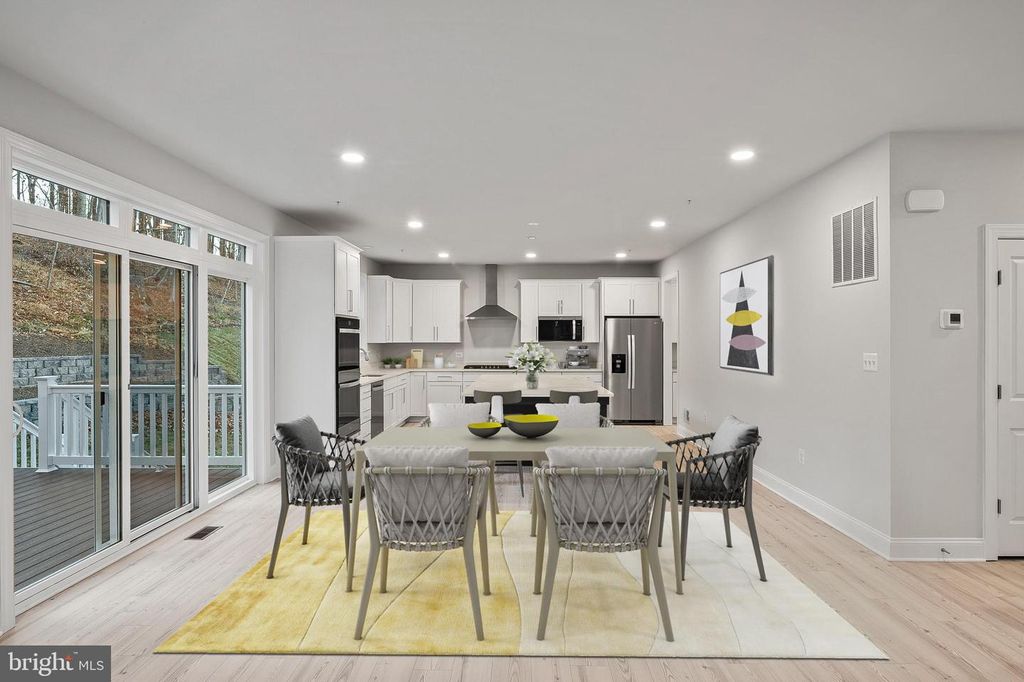 Image 14 of property listing at 4496 ILCHESTER RD, Ellicott City, MD 21043