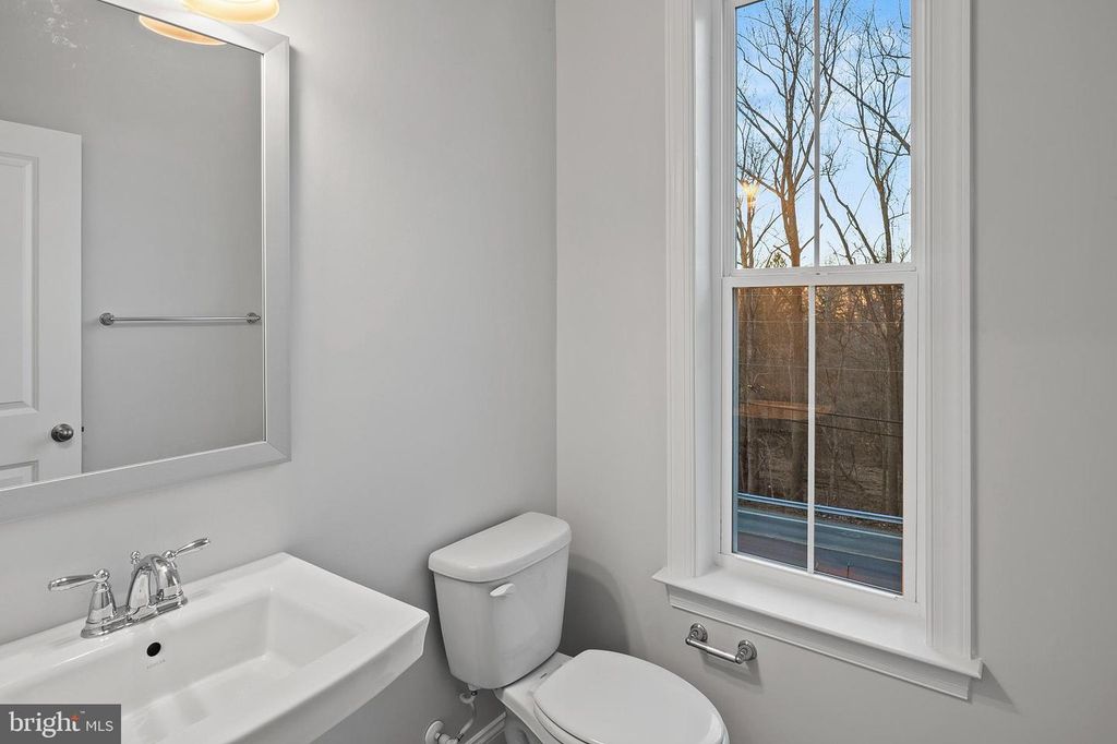 Image 25 of property listing at 4496 ILCHESTER RD, Ellicott City, MD 21043