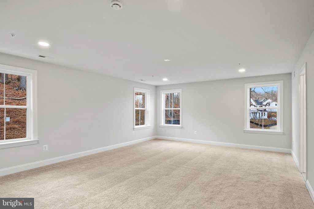 Image 31 of property listing at 4496 ILCHESTER RD, Ellicott City, MD 21043