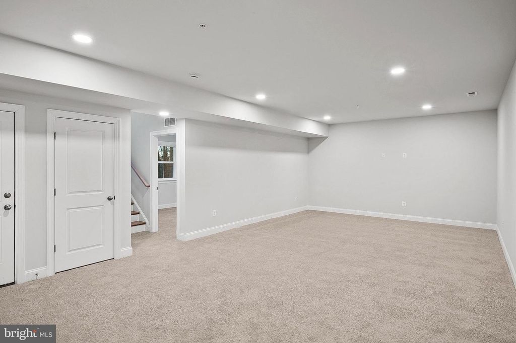 Image 49 of property listing at 4496 ILCHESTER RD, Ellicott City, MD 21043