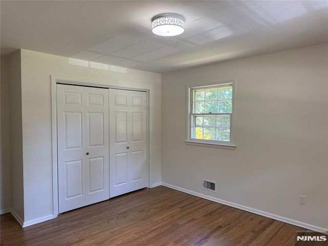 76 Cider Mill, Hawthorne, NJ 07506