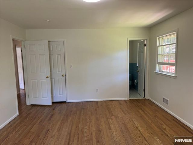 76 Cider Mill, Hawthorne, NJ 07506