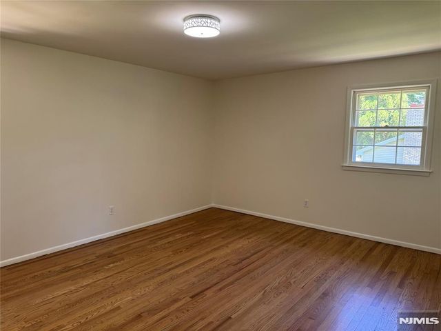 76 Cider Mill, Hawthorne, NJ 07506