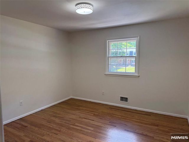 76 Cider Mill, Hawthorne, NJ 07506