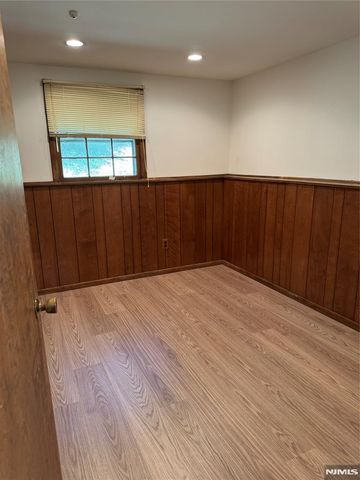 76 Cider Mill, Hawthorne, NJ 07506