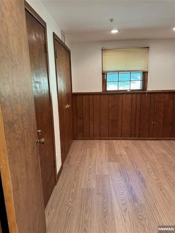 76 Cider Mill, Hawthorne, NJ 07506