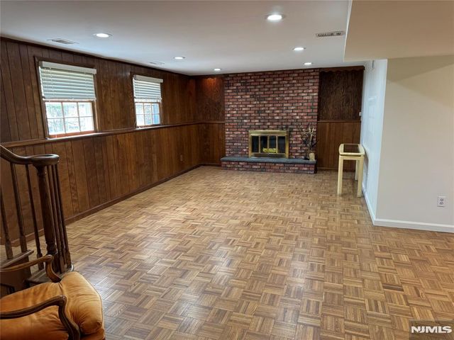 76 Cider Mill, Hawthorne, NJ 07506